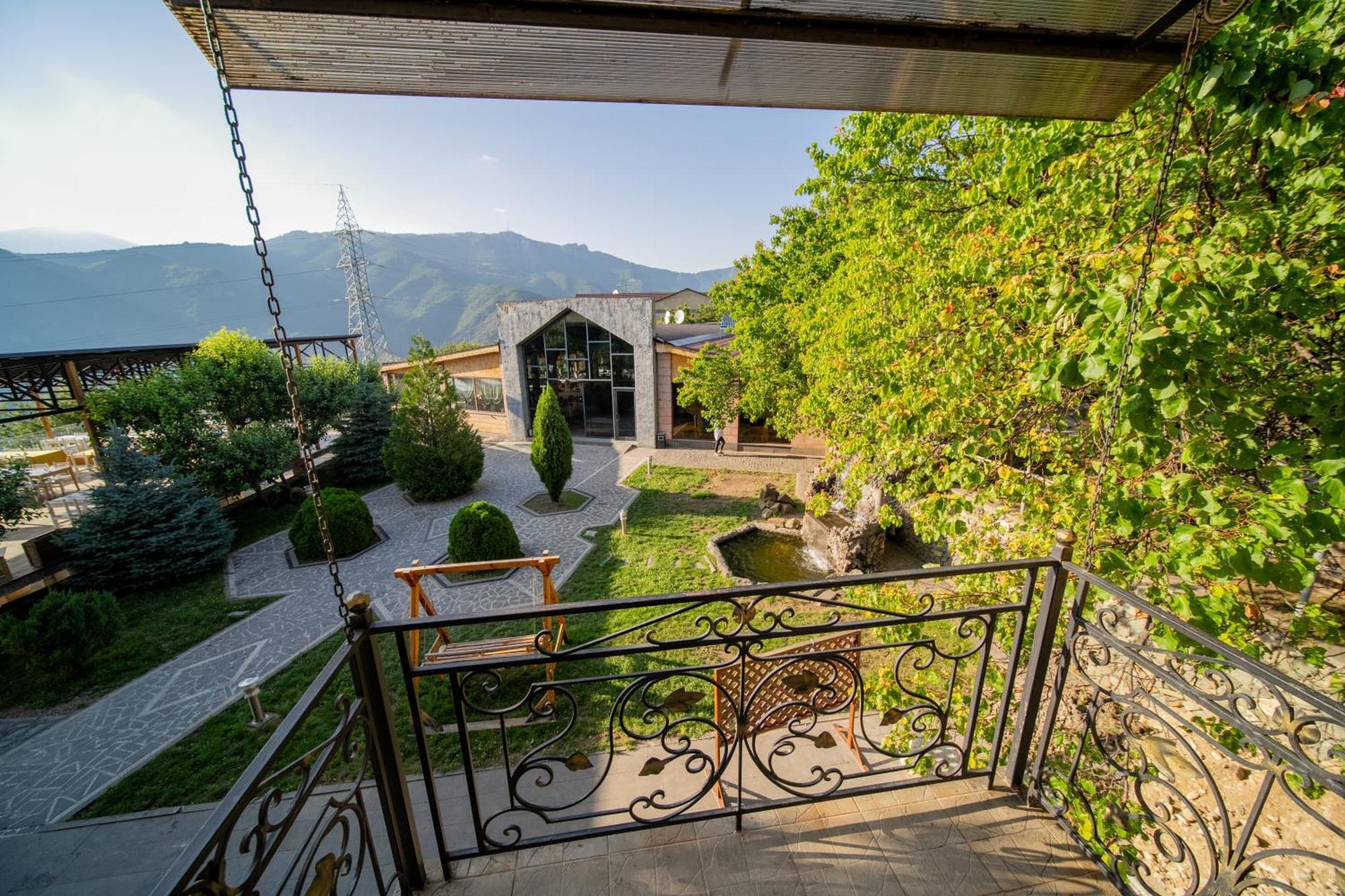Kefilyan Family Hotel Sanain Екстериор снимка