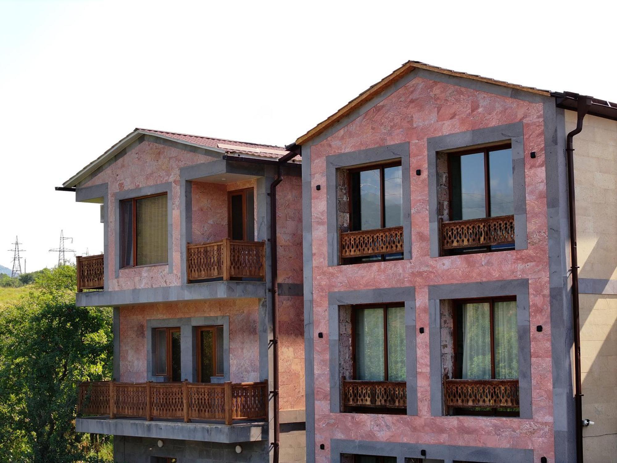 Kefilyan Family Hotel Sanain Екстериор снимка
