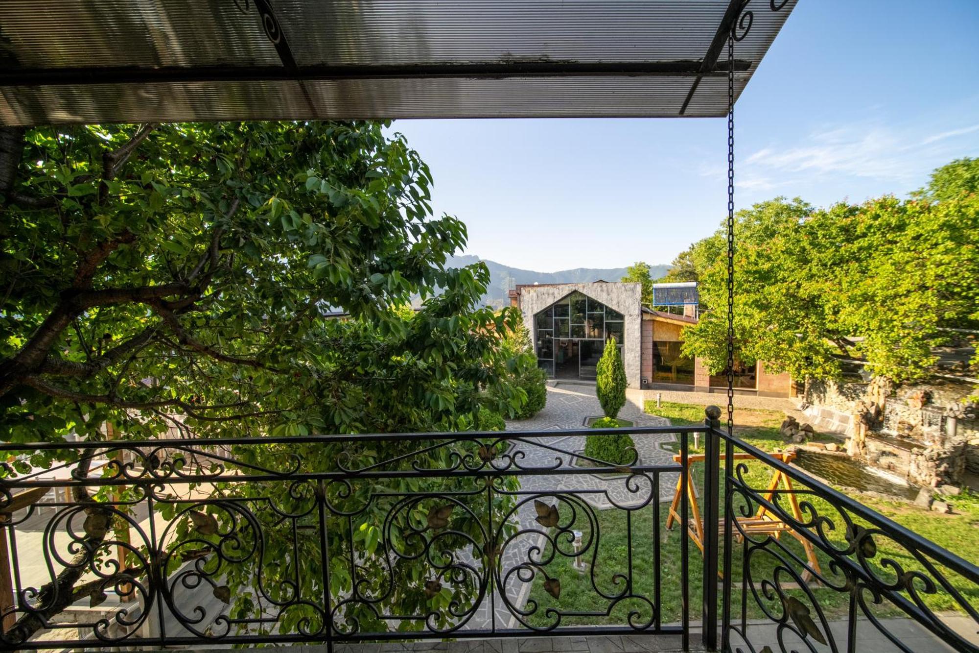 Kefilyan Family Hotel Sanain Екстериор снимка