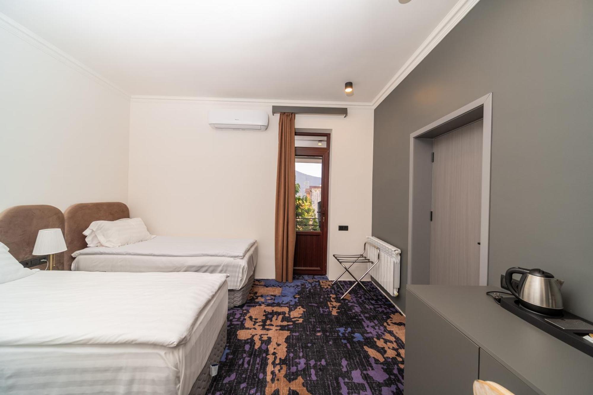 Kefilyan Family Hotel Sanain Екстериор снимка